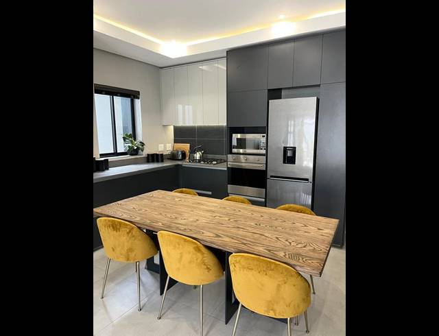 2 BEDROOM APARTMENT FOR SALE IN MENLO PARK